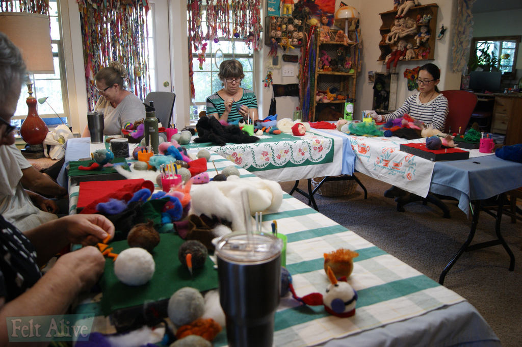 Kay's students love using our Orange Beginner 40 star felting needles.